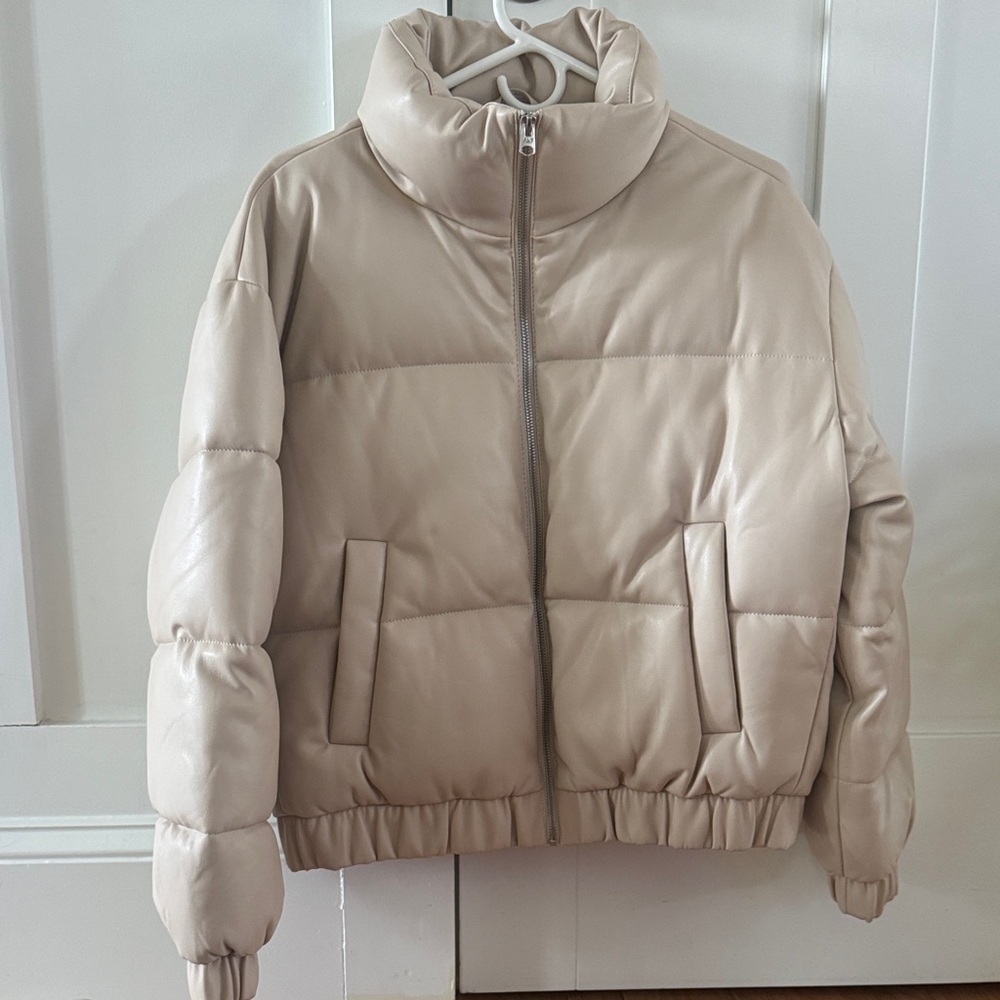 The A&F Ultra Collection Puffer Jacket - Picture 2 of 3